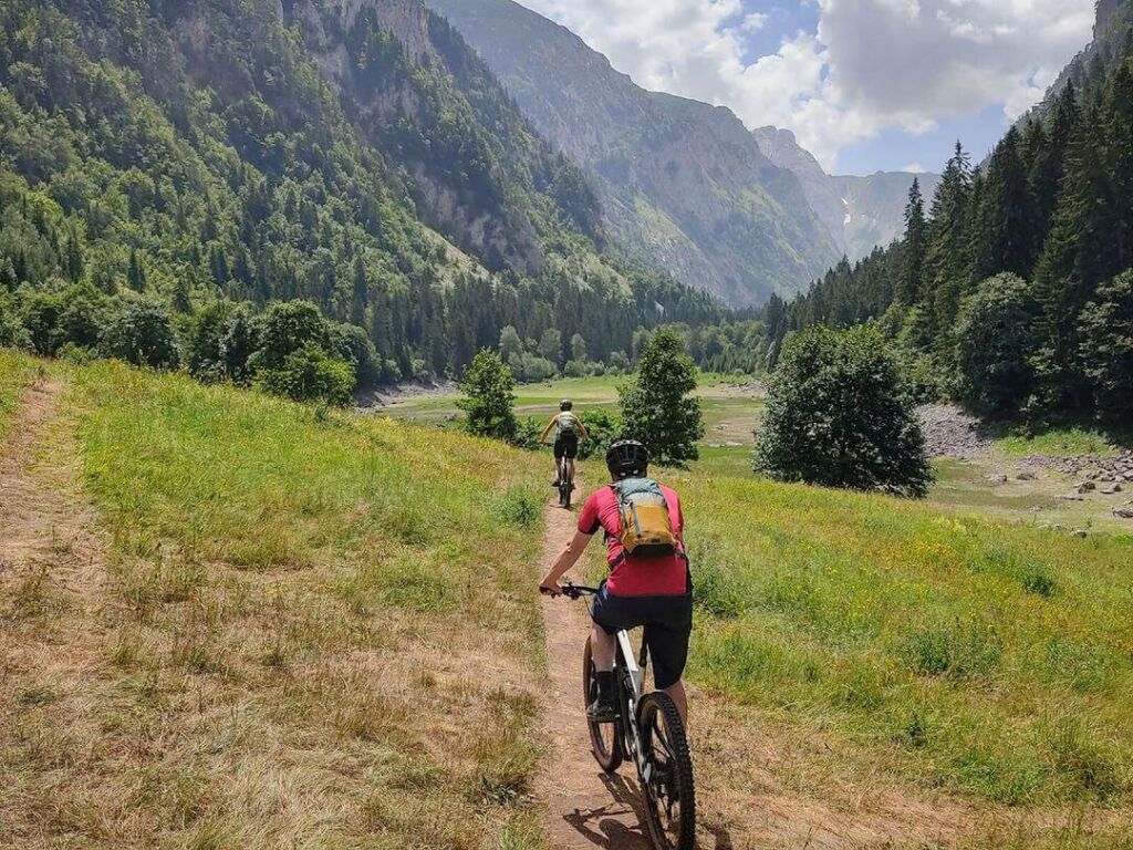 63e7ad01224c1ff42607491b biking20soa205 p 1080